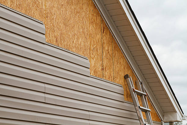 Professional Vinyl Siding technician working in Beech Creek, PA